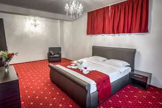 Отель Hotel Elisabeta Бухарест Люкс с 2 спальнями-3